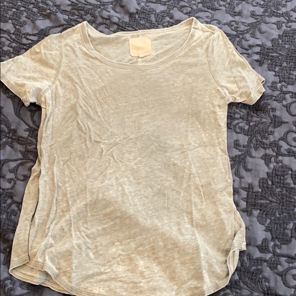 Grey crew neck t shirt